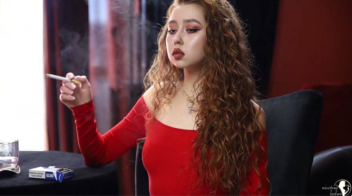 Melania learns to Smoke – Nicotine Ladies